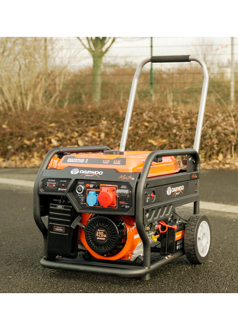 Daewoo GDAX9250E-3 Stromgenerator 6,5 kW – 230/400 V Benzinaggregat mit E-Start & AVR