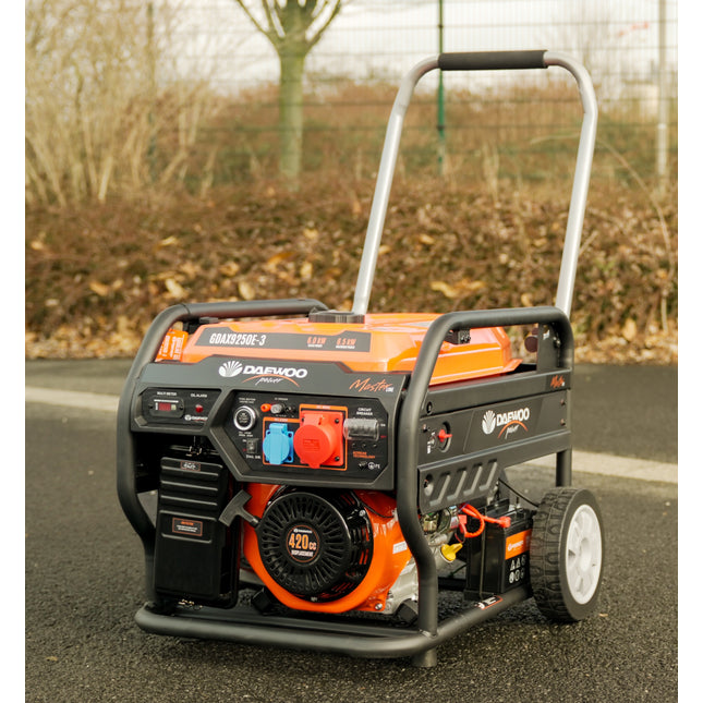 Daewoo GDAX9250E-3 strømgenerator 6,5 kW - 230/400 V benzingenerator med elektrisk start & AVR