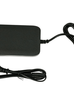 Ladegerät für kompakte Scheuersaugmaschine ProMax60