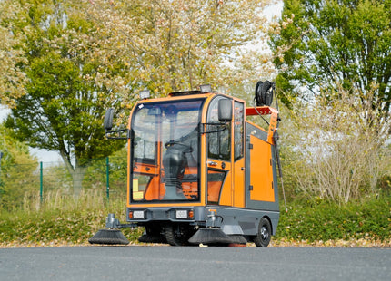 Kehrmaschine Graefer KM180-PRO mit Hochentleerung, Kabine & Hochdruckreiniger – Ansicht 13