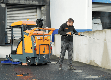 Kehrmaschine mit Kabine Graefer KM180-PRO inkl. Hochdruckreiniger – Ansicht 14