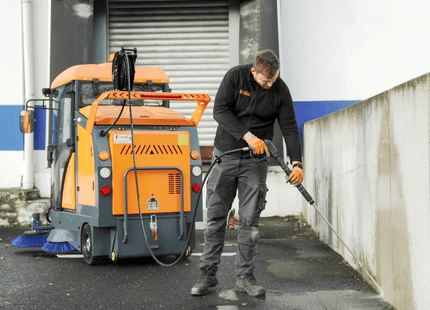 Kehrmaschine mit Kabine Graefer KM180-PRO inkl. Hochdruckreiniger – Ansicht 15