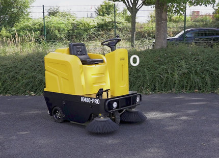 Video: Graefer KM80-PRO Aufsitz-Kehrmaschine im Einsatz