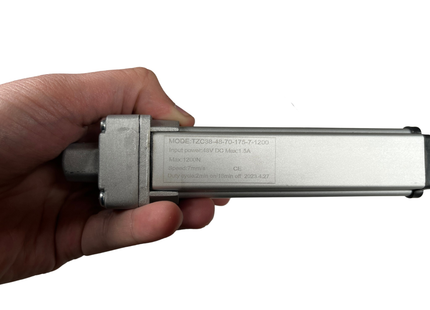 Stellmotor für Kehrmaschine Graefer KM80-PRO / KM120-PRO / KM160-PRO / KM180-PRO / Daewoo DAS80 / DAS100 / Kremer KRS100 / KRYSZ4 – Ansicht 2